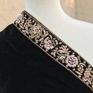 Velvet shawl with handwork